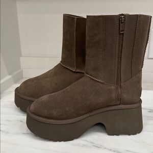 Ugg size 8 Brown Suede Platform Boots.  Like new